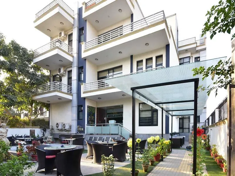 Hotel Prime Γκουργκάον