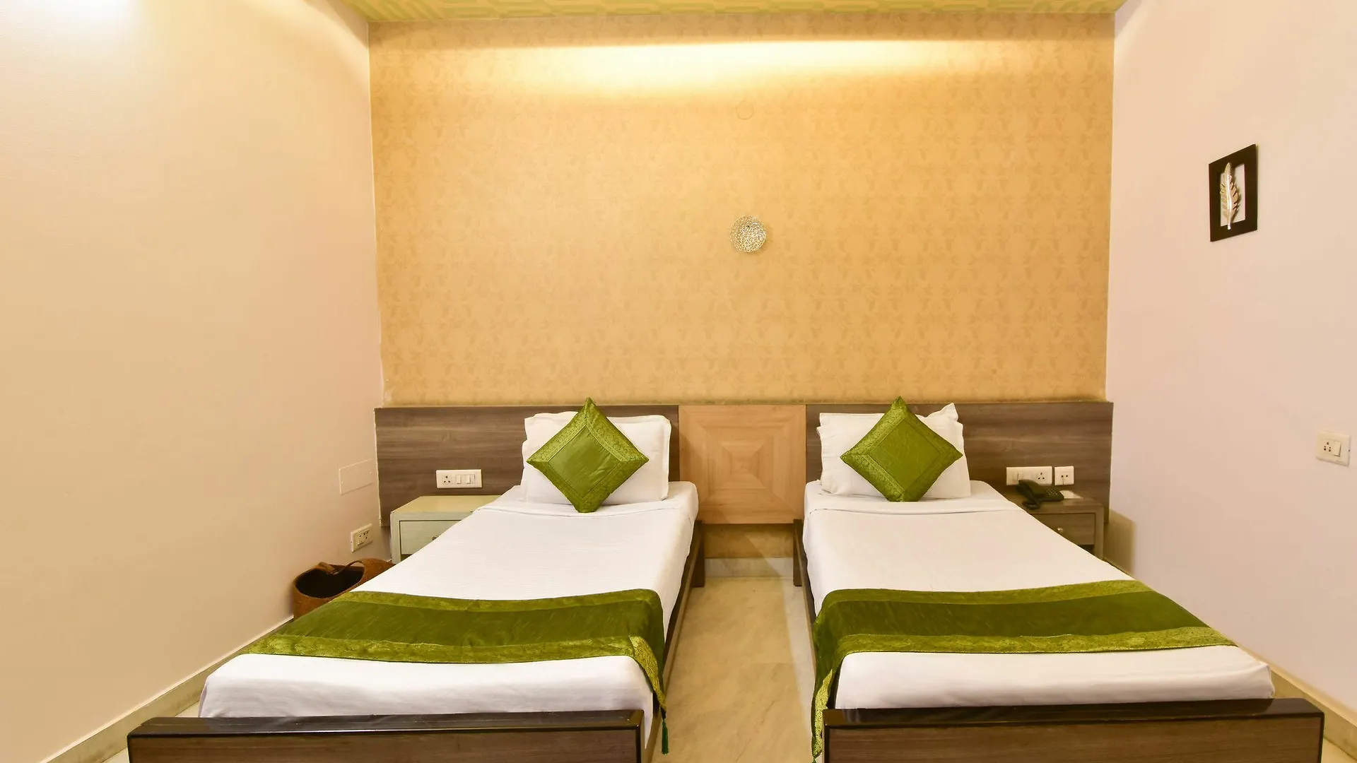 ***  Hotel Prime Γκουργκάον Ινδία