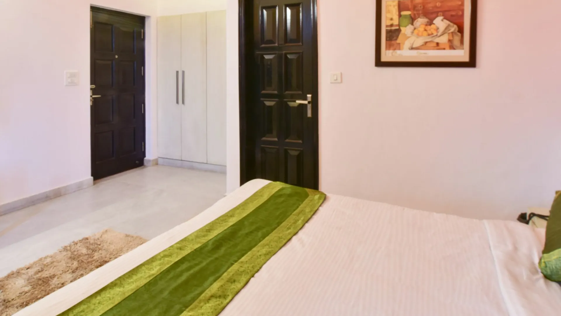 Hotel Prime Γκουργκάον