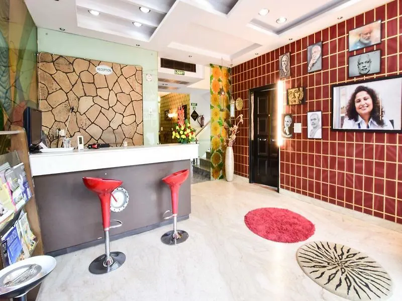 Hotel Prime Γκουργκάον 3*,