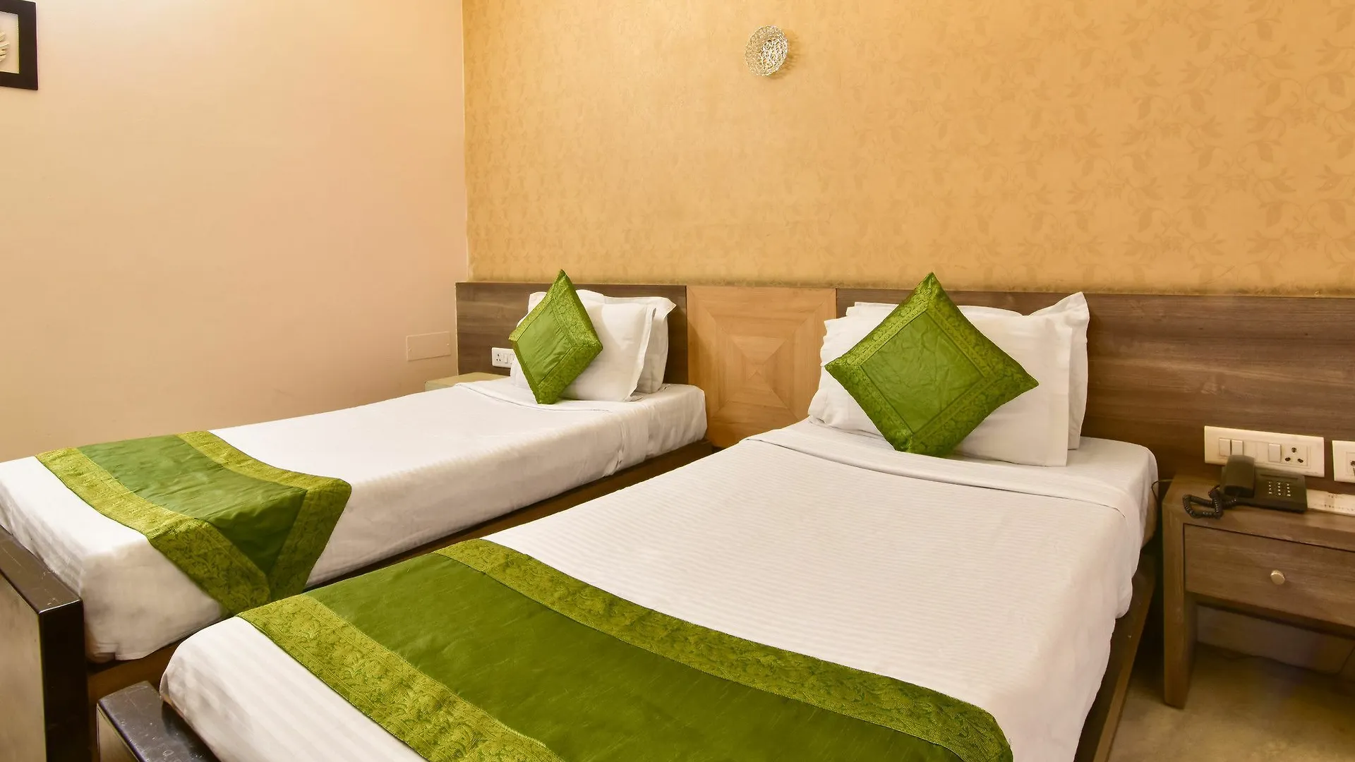 Hotel Prime Γκουργκάον
