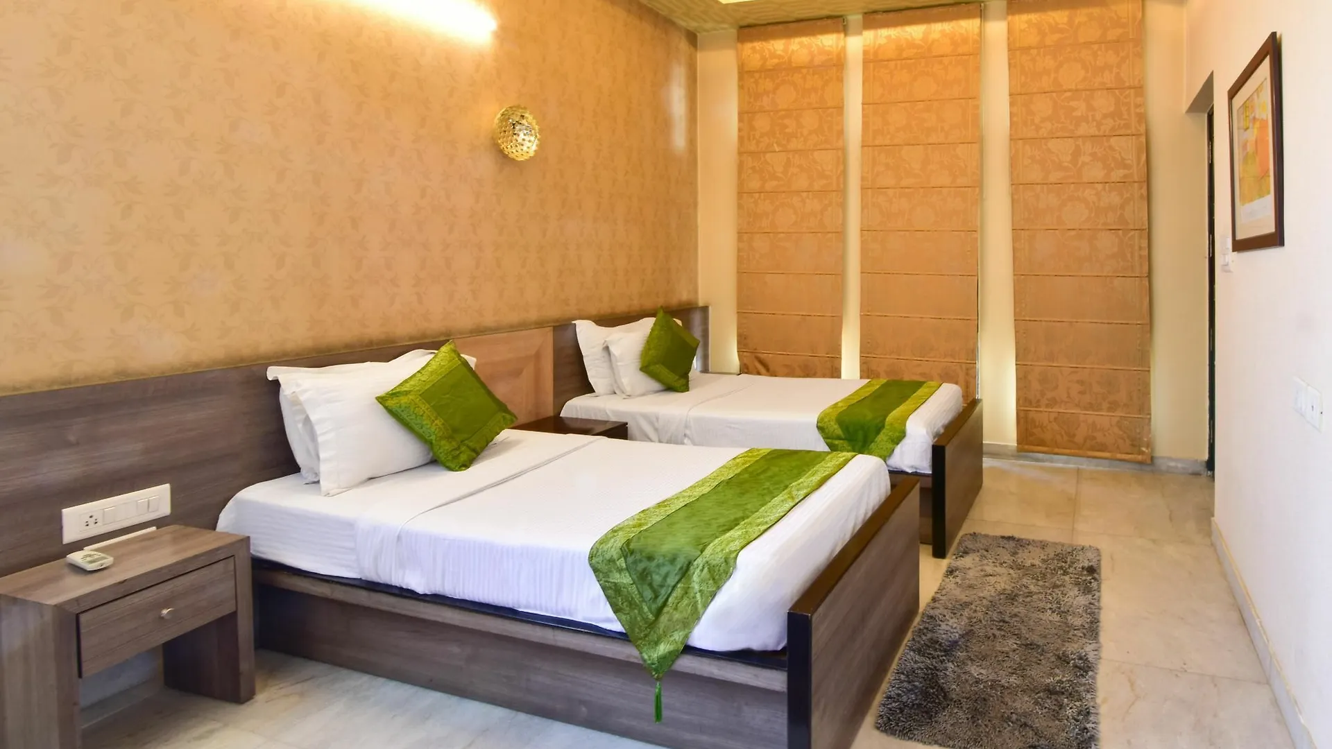Hotel Prime Γκουργκάον