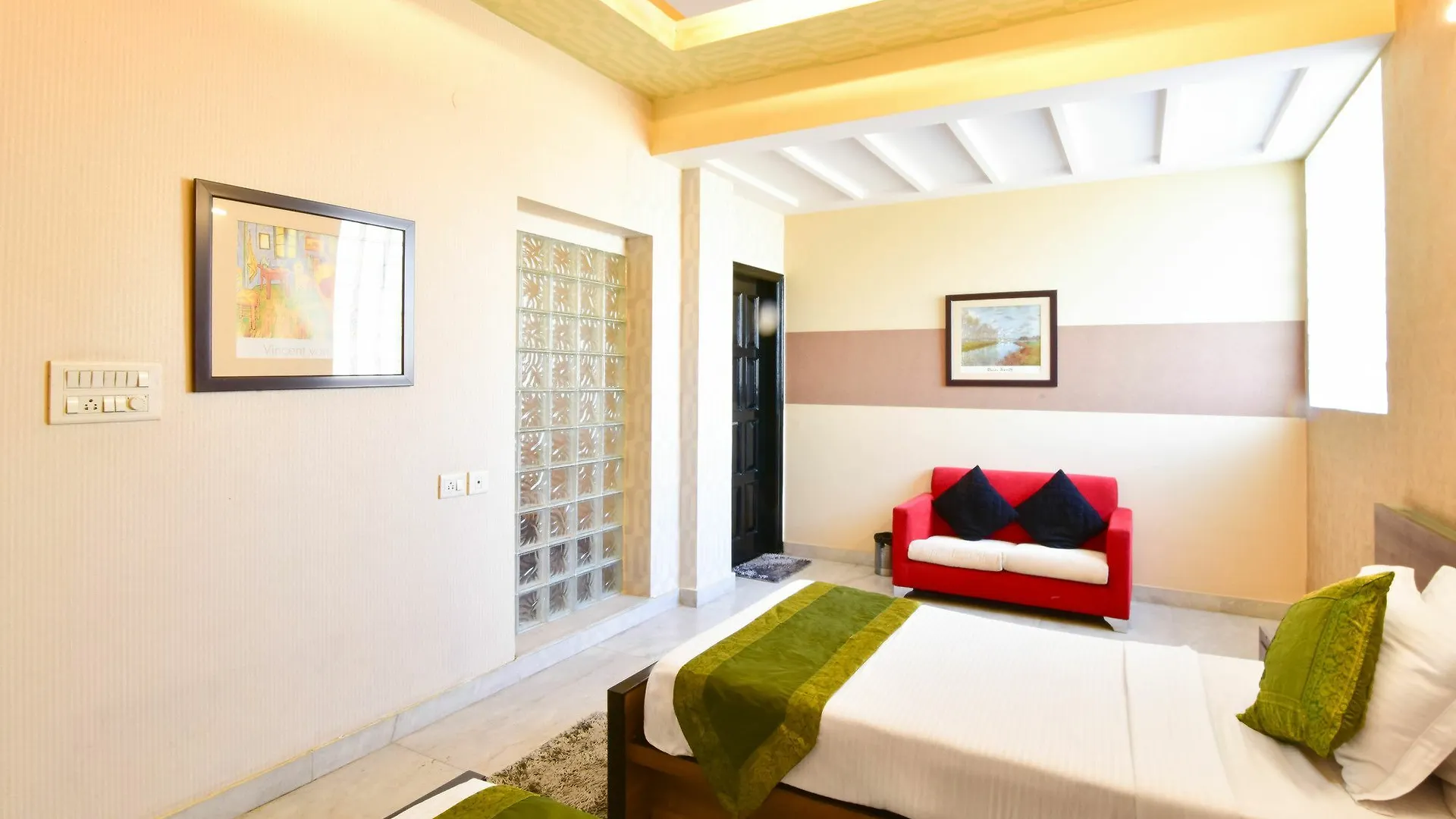Hotel Prime Γκουργκάον