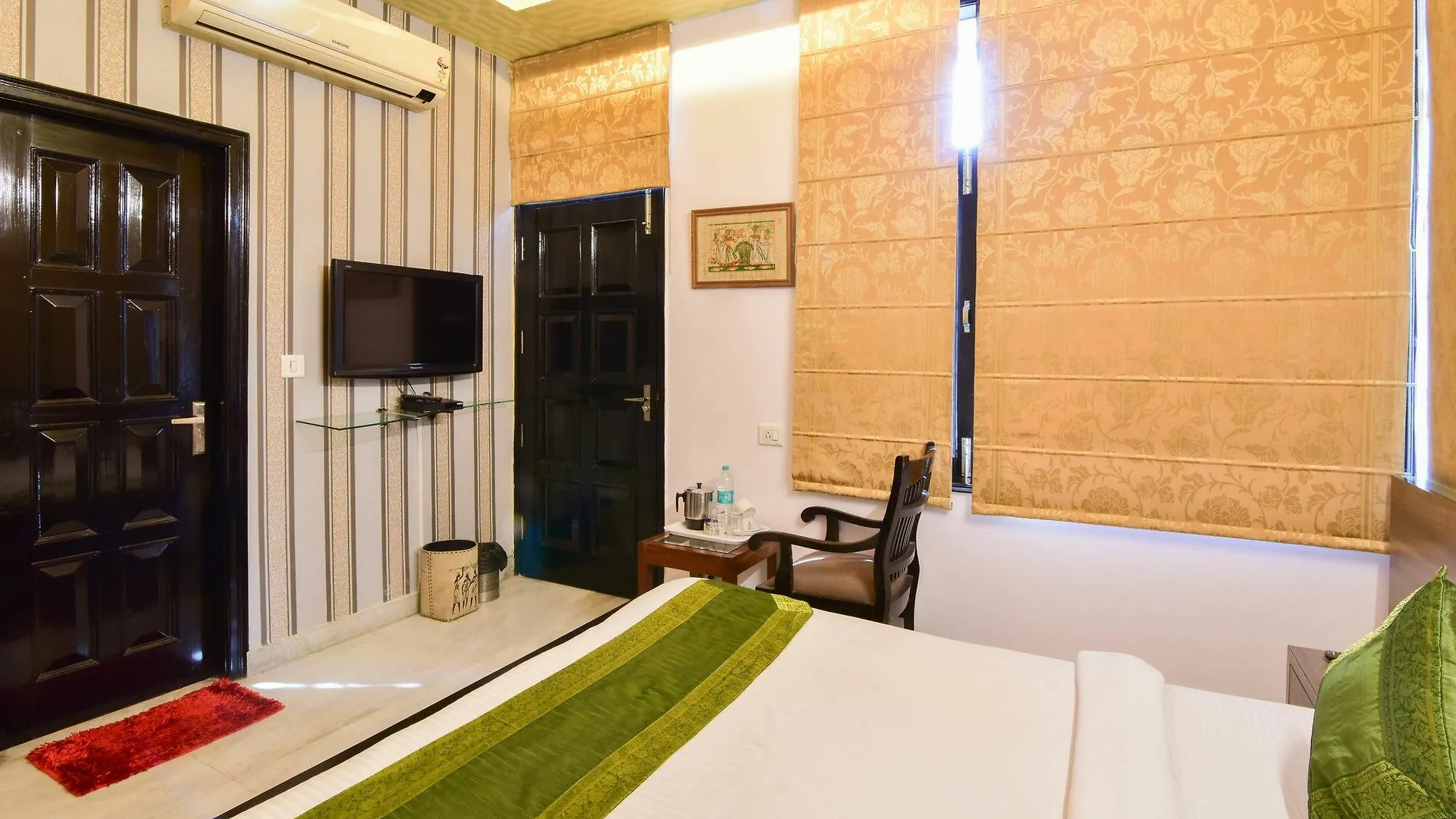 Hotel Prime Γκουργκάον