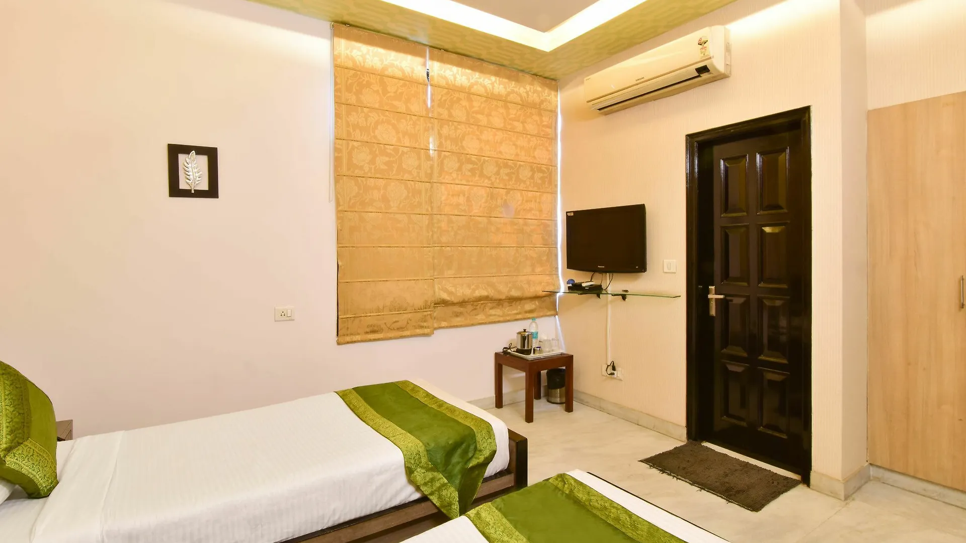 Hotel Prime Γκουργκάον