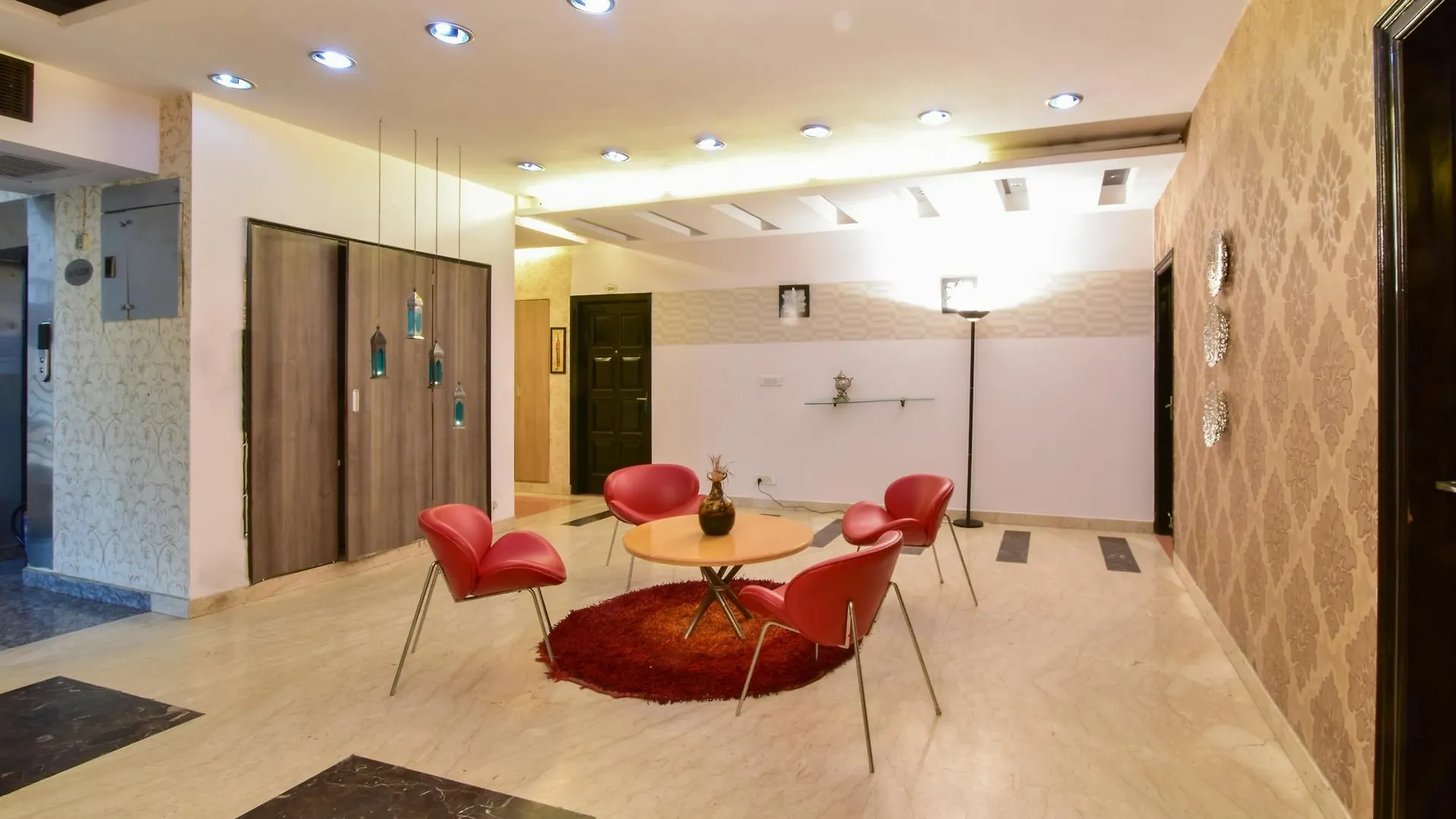 Hotel Prime Γκουργκάον 3*,  Ινδία